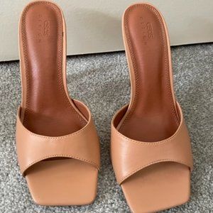 ASOS Nero Mules 7.5 Wide Fit Mid Heel